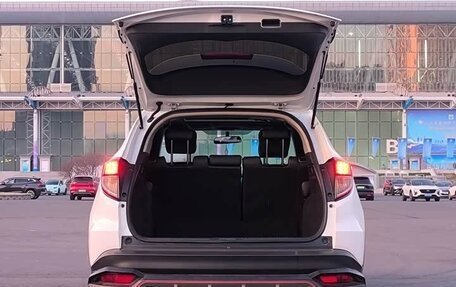 Honda Vezel, 2022 год, 1 650 000 рублей, 21 фотография