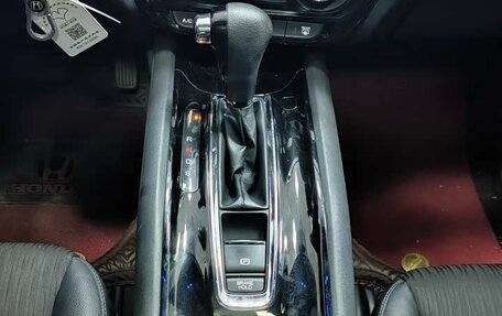 Honda Vezel, 2022 год, 1 650 000 рублей, 13 фотография