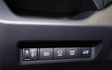 Toyota RAV4, 2025 год, 4 400 000 рублей, 17 фотография