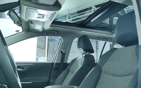 Toyota RAV4, 2025 год, 4 300 000 рублей, 22 фотография