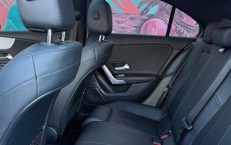 Mercedes-Benz A-Класс, 2021 год, 2 200 000 рублей, 14 фотография