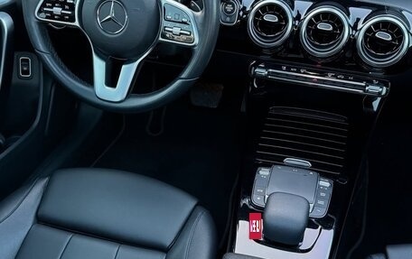 Mercedes-Benz A-Класс, 2021 год, 2 200 000 рублей, 10 фотография