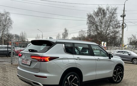 Mitsubishi Outlander, 2023 год, 4 299 000 рублей, 4 фотография