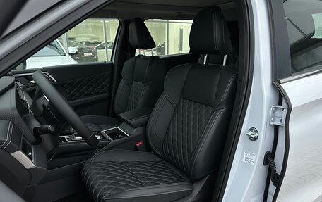 Mitsubishi Outlander, 2023 год, 4 299 000 рублей, 16 фотография