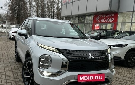 Mitsubishi Outlander, 2023 год, 4 299 000 рублей, 5 фотография