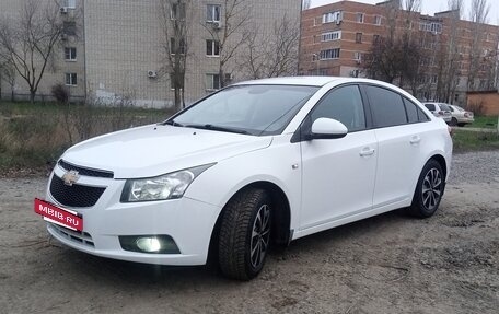Chevrolet Cruze II, 2011 год, 790 000 рублей, 3 фотография