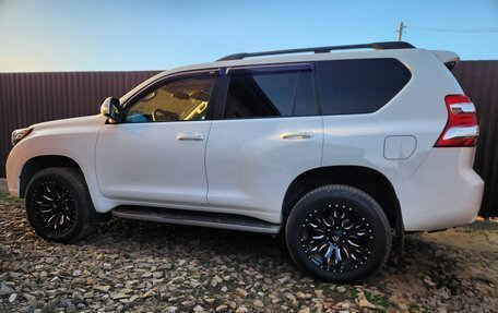 Toyota Land Cruiser Prado 150 рестайлинг 2, 2014 год, 3 330 000 рублей, 4 фотография