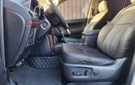 Toyota Land Cruiser Prado 150 рестайлинг 2, 2014 год, 3 330 000 рублей, 6 фотография