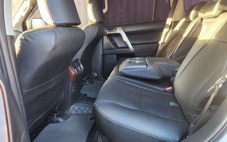 Toyota Land Cruiser Prado 150 рестайлинг 2, 2014 год, 3 330 000 рублей, 8 фотография