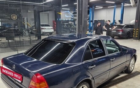Mercedes-Benz C-Класс, 1995 год, 415 000 рублей, 4 фотография