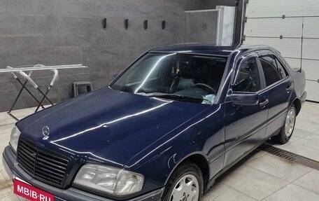 Mercedes-Benz C-Класс, 1995 год, 415 000 рублей, 2 фотография