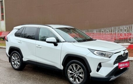 Toyota RAV4, 2021 год, 3 770 000 рублей, 4 фотография