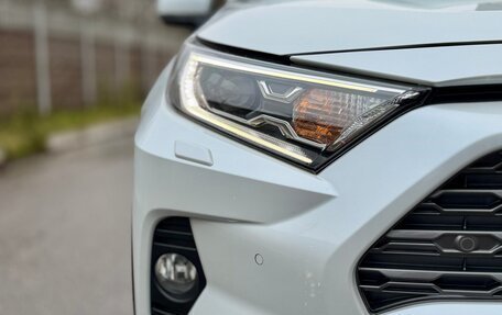 Toyota RAV4, 2021 год, 3 770 000 рублей, 10 фотография