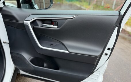 Toyota RAV4, 2021 год, 3 770 000 рублей, 31 фотография