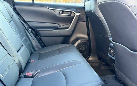 Toyota RAV4, 2021 год, 3 799 999 рублей, 23 фотография