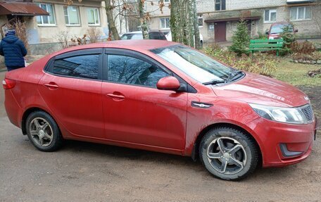 KIA Rio III рестайлинг, 2013 год, 850 000 рублей, 2 фотография