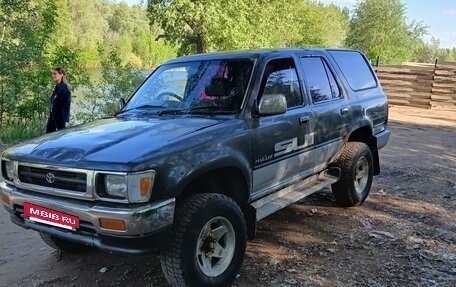 Toyota Hilux Surf III рестайлинг, 1990 год, 790 000 рублей, 2 фотография