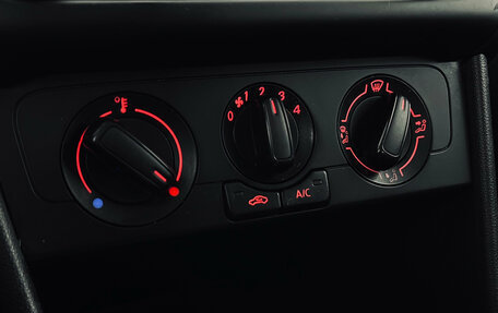 Volkswagen Polo VI (EU Market), 2015 год, 810 000 рублей, 16 фотография