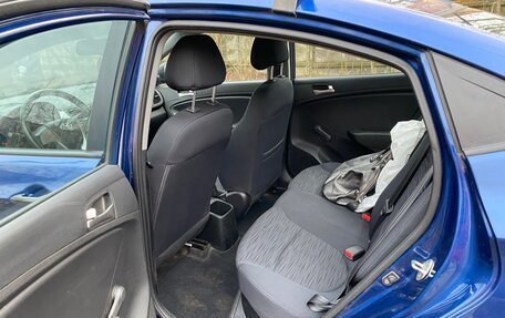 Hyundai Solaris II рестайлинг, 2014 год, 800 000 рублей, 12 фотография