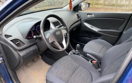 Hyundai Solaris II рестайлинг, 2014 год, 800 000 рублей, 10 фотография