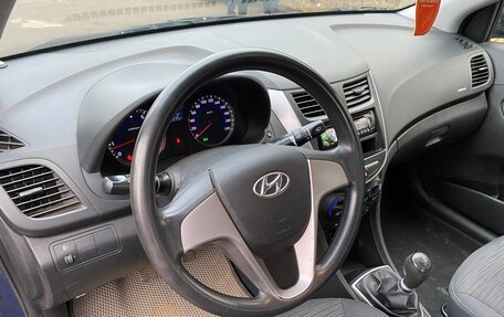 Hyundai Solaris II рестайлинг, 2014 год, 800 000 рублей, 11 фотография