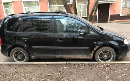 Volkswagen Touran III, 2004 год, 350 000 рублей, 3 фотография