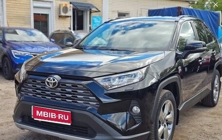 Toyota RAV4, 2021 год, 2 800 000 рублей, 1 фотография