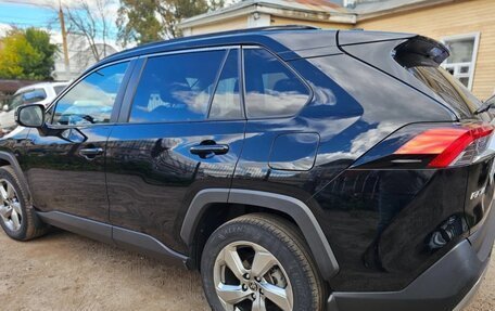 Toyota RAV4, 2021 год, 2 800 000 рублей, 4 фотография