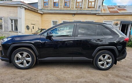 Toyota RAV4, 2021 год, 2 800 000 рублей, 3 фотография