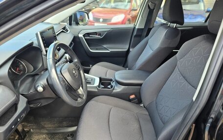 Toyota RAV4, 2021 год, 2 800 000 рублей, 11 фотография