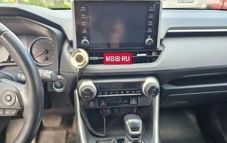 Toyota RAV4, 2021 год, 2 800 000 рублей, 21 фотография