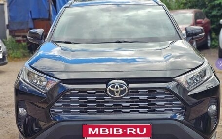 Toyota RAV4, 2021 год, 2 800 000 рублей, 9 фотография