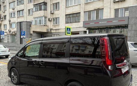 Toyota Noah III, 2014 год, 2 100 000 рублей, 2 фотография