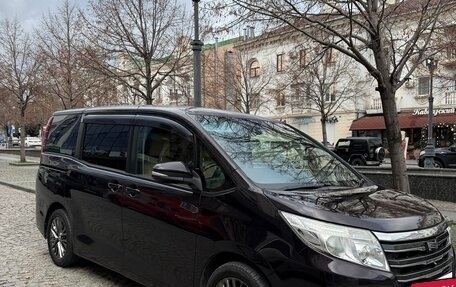 Toyota Noah III, 2014 год, 2 100 000 рублей, 3 фотография