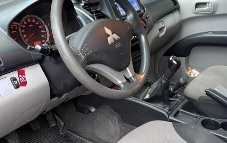 Mitsubishi L200 IV рестайлинг, 2012 год, 1 050 000 рублей, 4 фотография