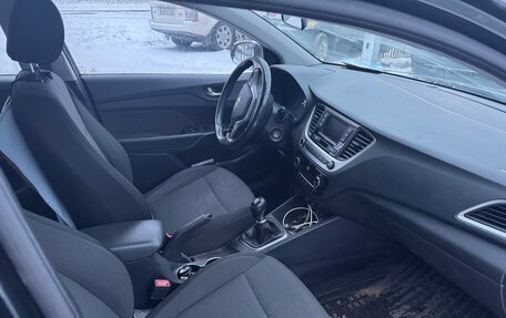 Hyundai Solaris II рестайлинг, 2018 год, 950 000 рублей, 5 фотография