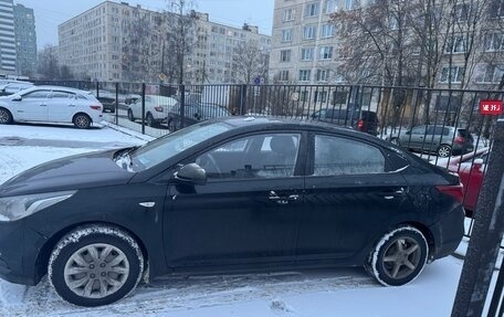Hyundai Solaris II рестайлинг, 2018 год, 950 000 рублей, 1 фотография