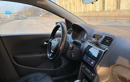 Volkswagen Polo VI (EU Market), 2017 год, 1 350 000 рублей, 6 фотография