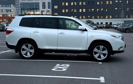 Toyota Highlander III, 2012 год, 1 470 000 рублей, 4 фотография