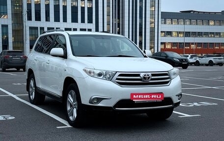 Toyota Highlander III, 2012 год, 1 470 000 рублей, 3 фотография