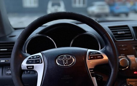 Toyota Highlander III, 2012 год, 1 470 000 рублей, 26 фотография