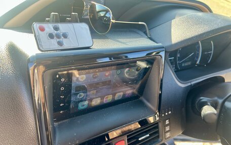 Toyota Noah III, 2015 год, 2 150 000 рублей, 15 фотография