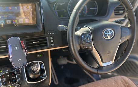 Toyota Noah III, 2015 год, 2 150 000 рублей, 13 фотография