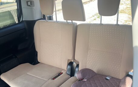 Toyota Noah III, 2015 год, 2 150 000 рублей, 23 фотография