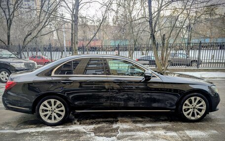 Mercedes-Benz E-Класс, 2018 год, 3 525 000 рублей, 5 фотография