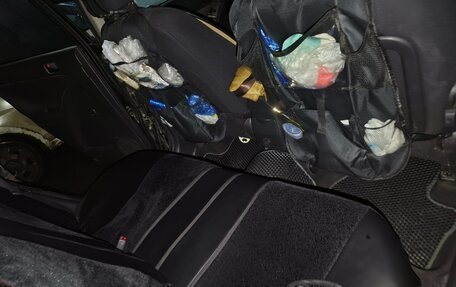 Pontiac Vibe II, 2004 год, 560 000 рублей, 2 фотография