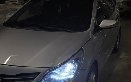 Hyundai Solaris II рестайлинг, 2016 год, 860 000 рублей, 2 фотография