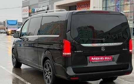 Mercedes-Benz V-Класс, 2020 год, 5 300 000 рублей, 3 фотография