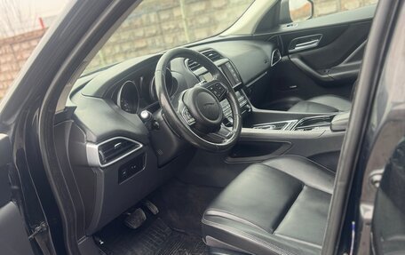 Jaguar F-Pace, 2017 год, 1 900 000 рублей, 6 фотография