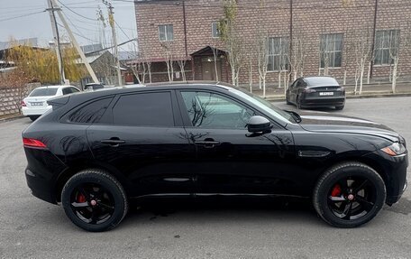 Jaguar F-Pace, 2017 год, 1 900 000 рублей, 2 фотография